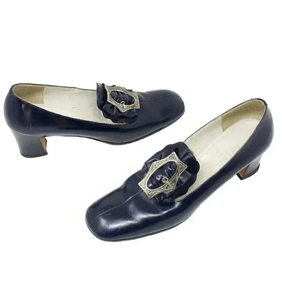 Vintage Peasant Buckle LeatherPumps Size 37 Square Toe Pumps Work Low Heel Pumps - Picture 1 of 5
